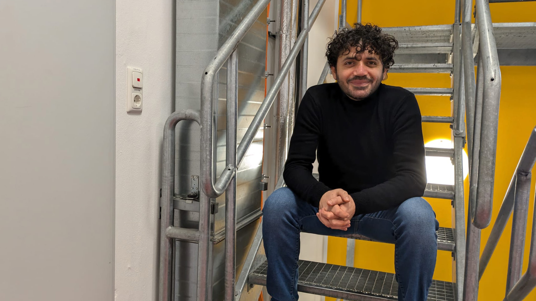 Bild vom strategischen Einkäufer Assem von der TRICERA energy während des Mitarbeiterinterviews