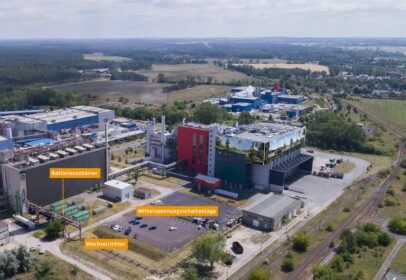 TRICERA und EEW unterzeichnen Vertrag zum Bau eines Batteriespeichers